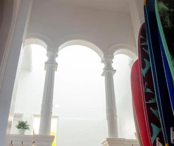 The Wave Temple Pensión